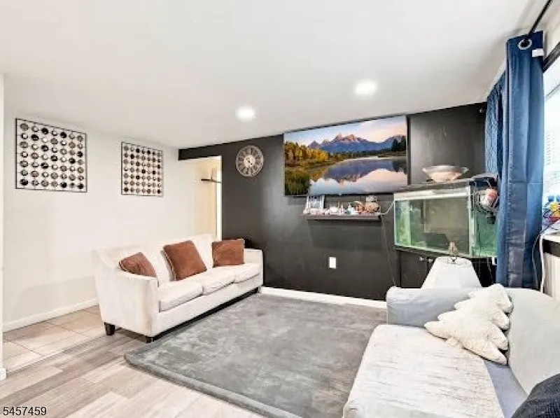80 Churchill Ave Franklin, NJ 08873