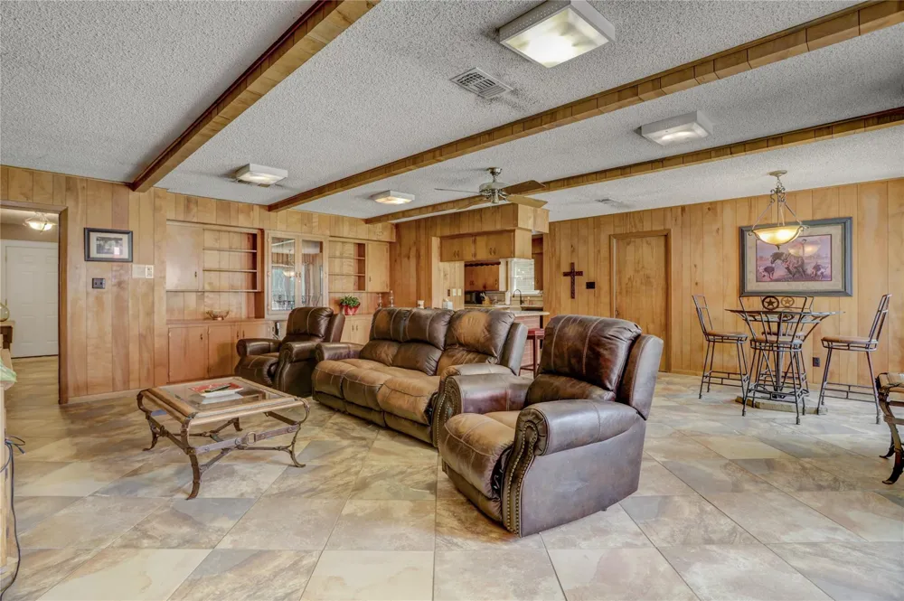 319 Garrett Road Wharton, TX 77488