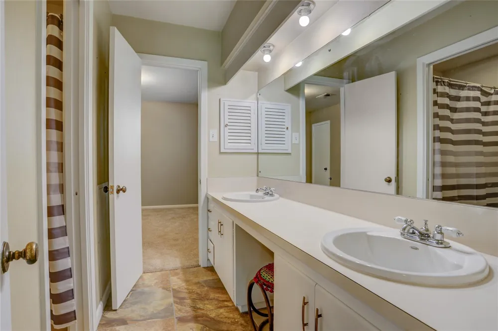 319 Garrett Road Wharton, TX 77488