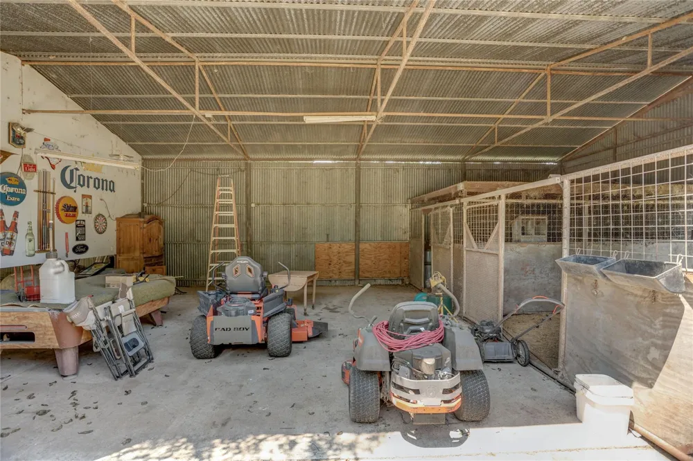 319 Garrett Road Wharton, TX 77488