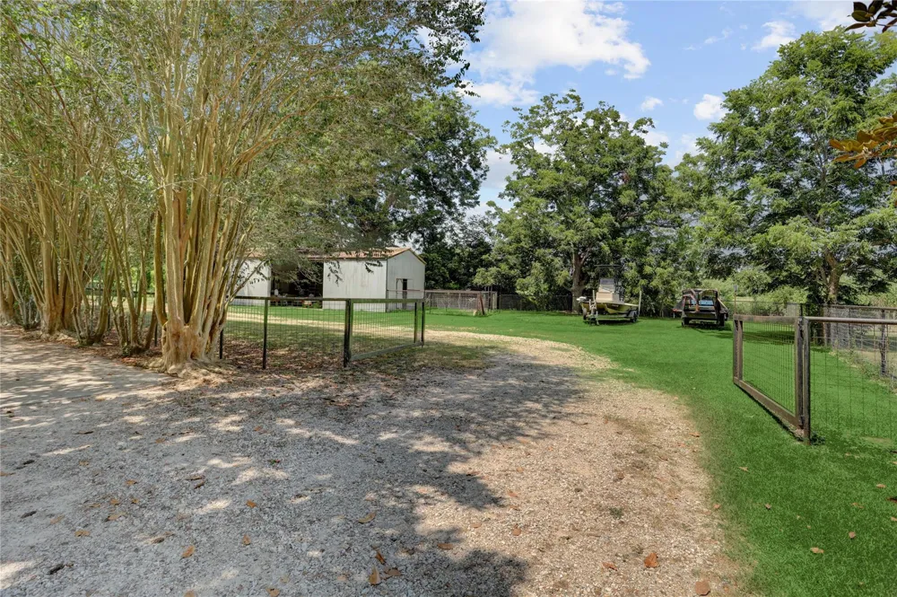 319 Garrett Road Wharton, TX 77488