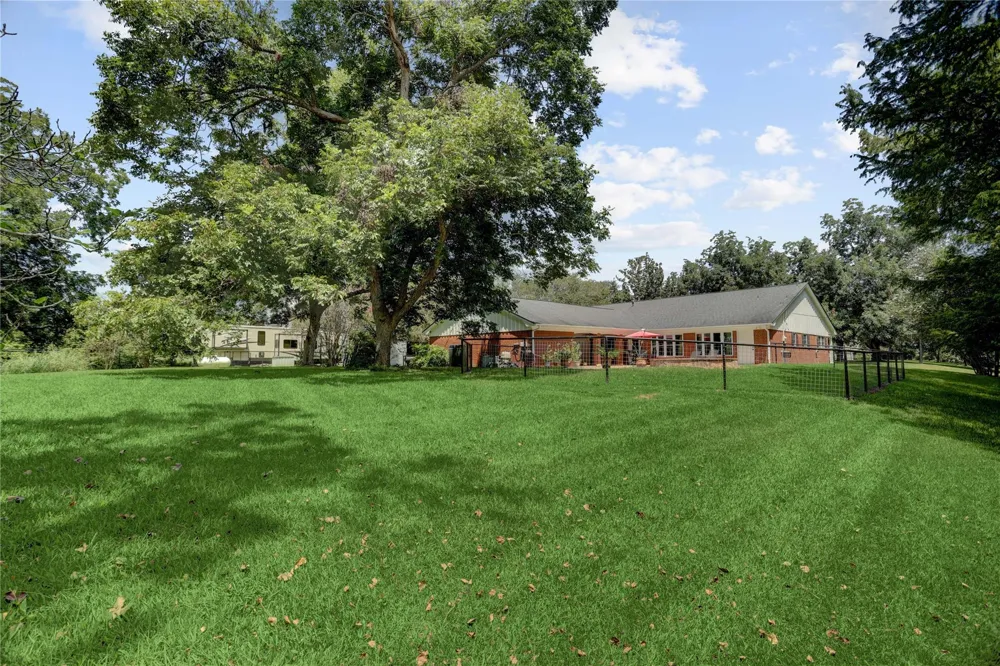 319 Garrett Road Wharton, TX 77488