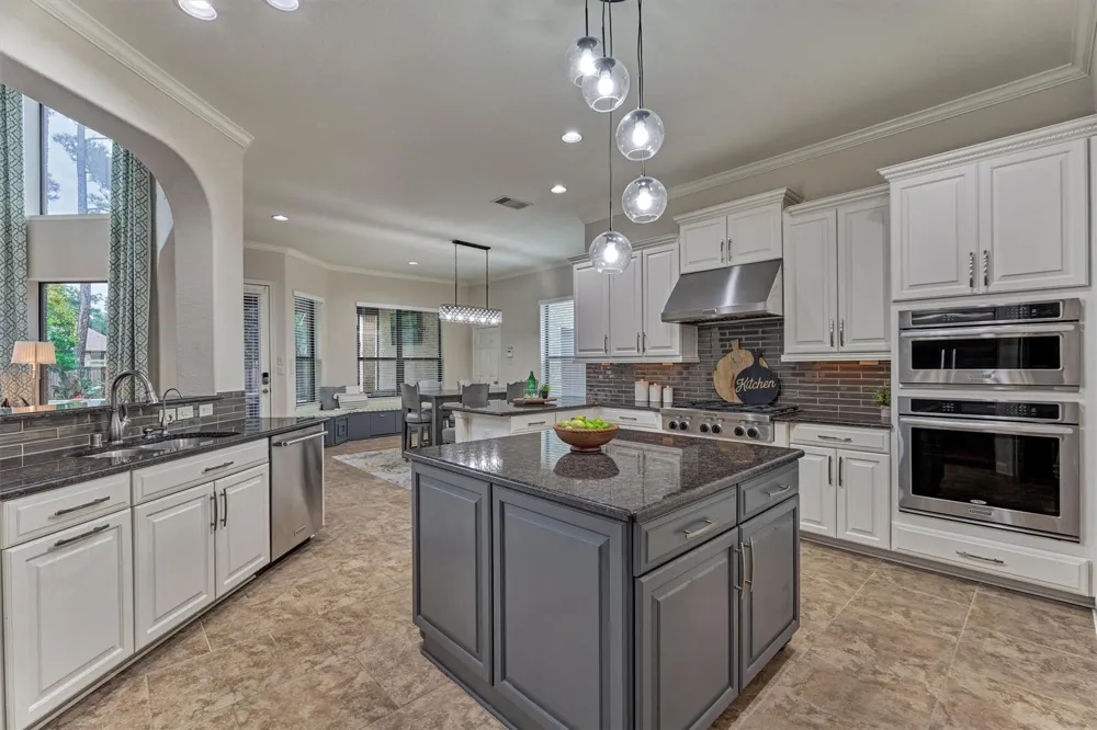 210 Spyglass Park Loop Montgomery, TX 77316