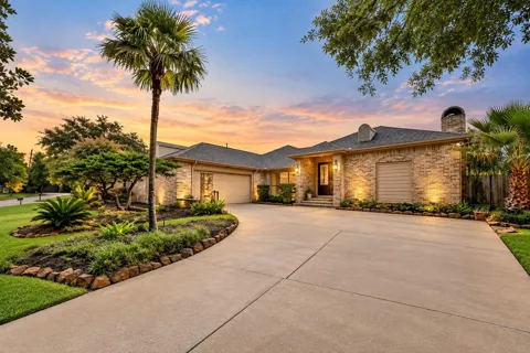 3110 Amesbury Court