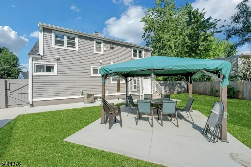 812 Sterling St Plainfield City, NJ 07062