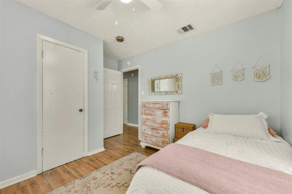 205 Robin Street Deer Park, TX 77536
