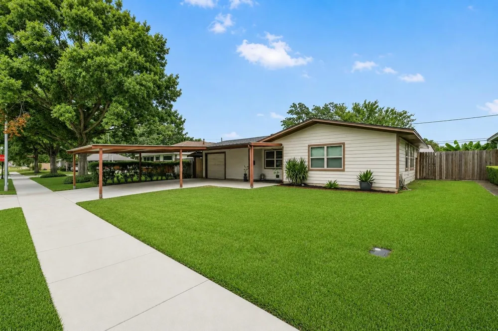 205 Robin Street Deer Park, TX 77536