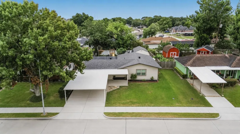 205 Robin Street Deer Park, TX 77536