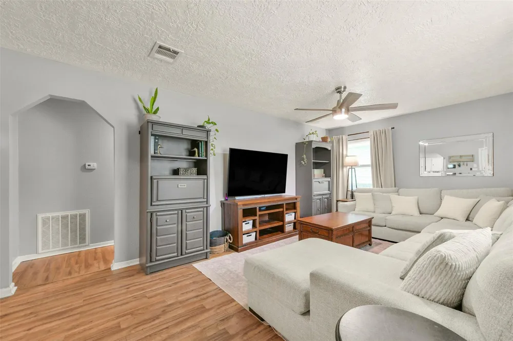 205 Robin Street Deer Park, TX 77536
