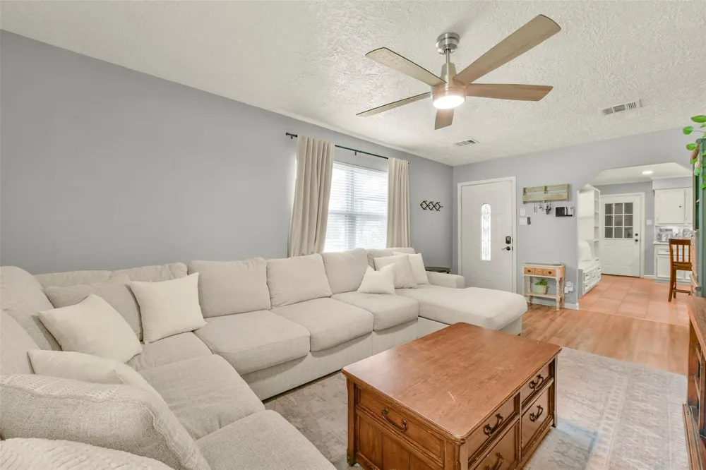 205 Robin Street Deer Park, TX 77536