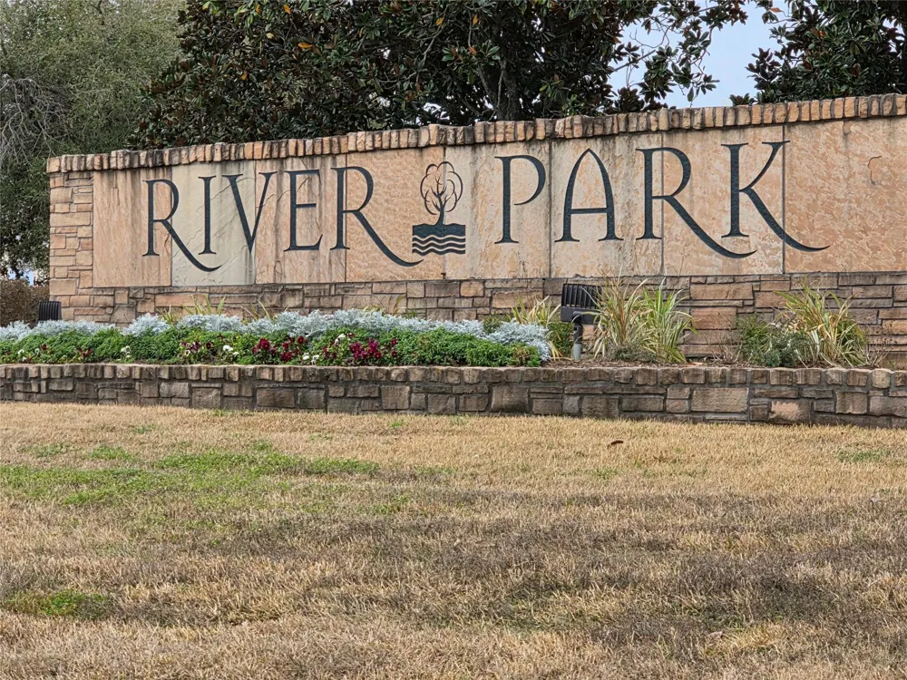 2715 Riverhollow Lane Sugar Land, TX 77479