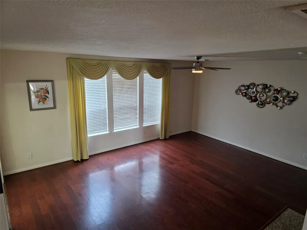 2715 Riverhollow Lane Sugar Land, TX 77479