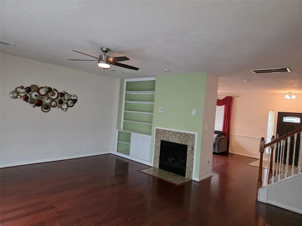 2715 Riverhollow Lane Sugar Land, TX 77479