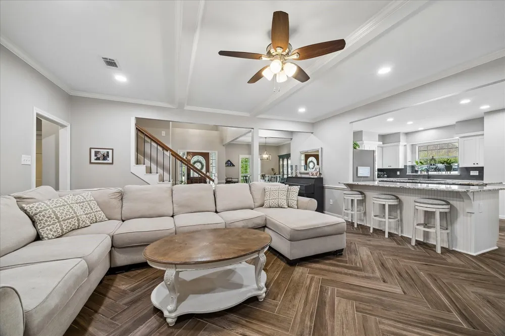 2411 Kings Lodge Drive Kingwood, TX 77345
