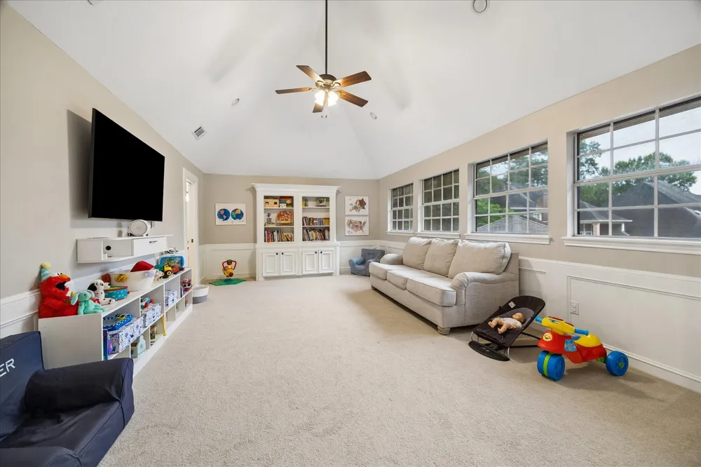 2411 Kings Lodge Drive Kingwood, TX 77345