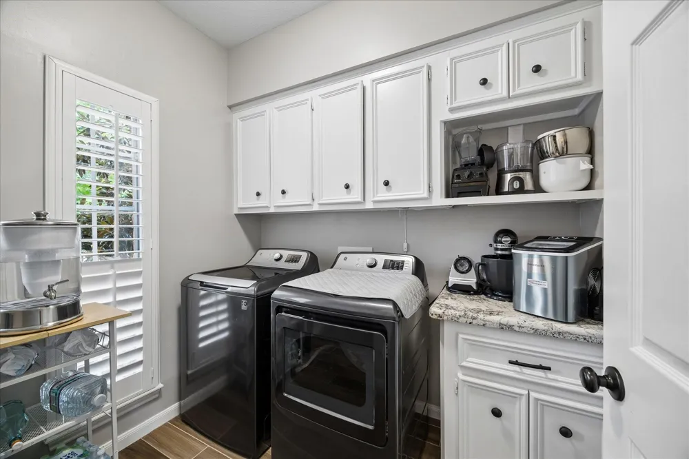 2411 Kings Lodge Drive Kingwood, TX 77345