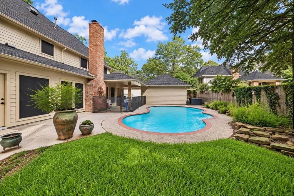 2411 Kings Lodge Drive Kingwood, TX 77345