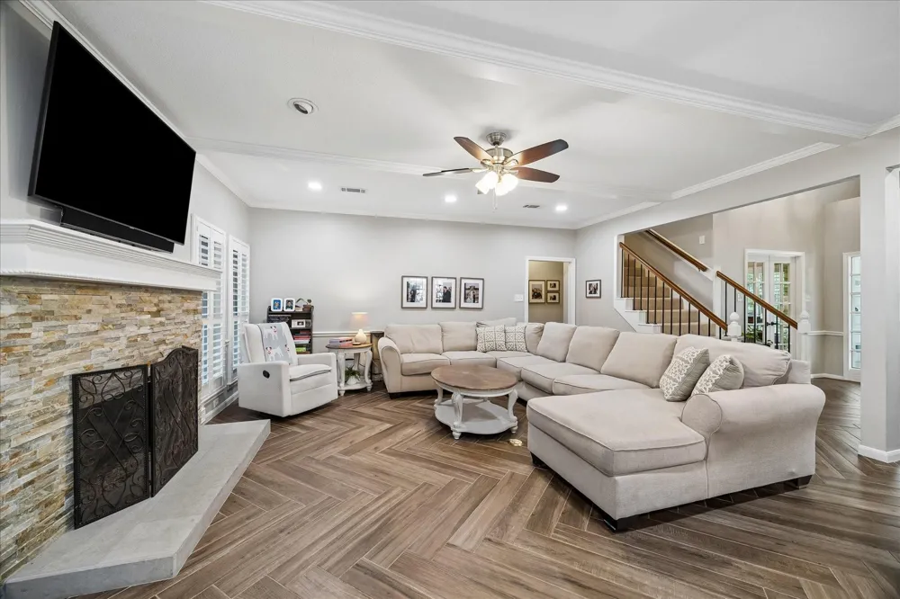 2411 Kings Lodge Drive Kingwood, TX 77345