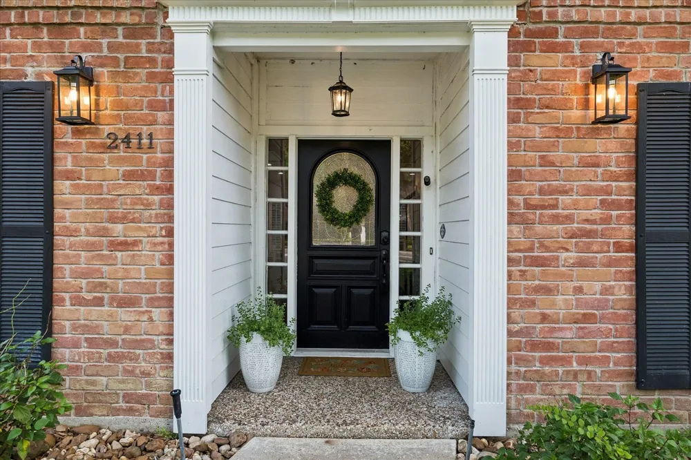 2411 Kings Lodge Drive Kingwood, TX 77345