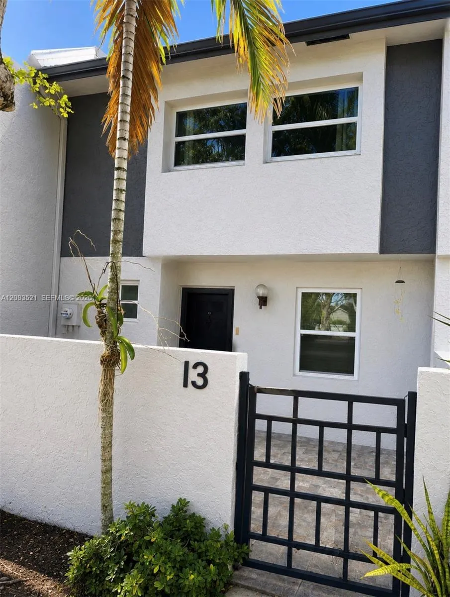 14115 SW 66th St #I3 Miami, FL 33183