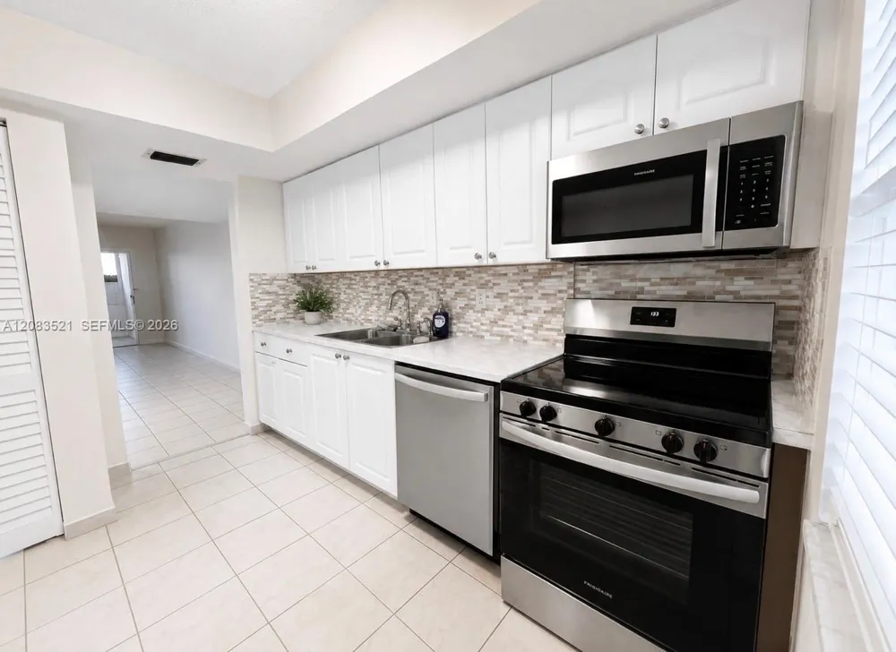 14115 SW 66th St #I3 Miami, FL 33183