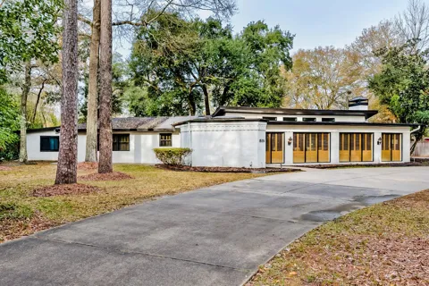 1535 Thomas Road