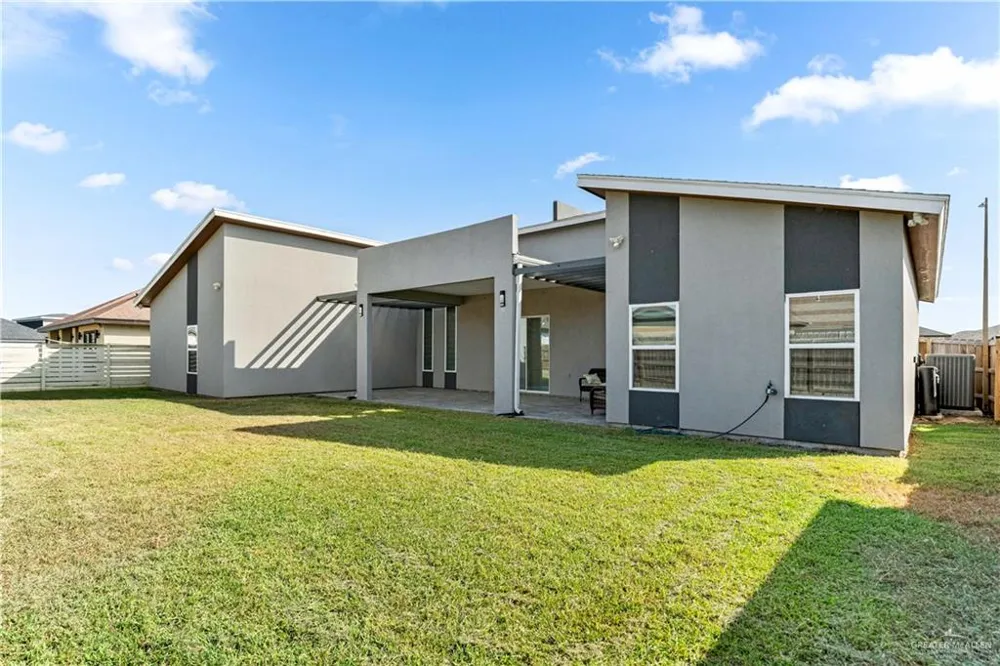 6832 Villa De Jardin Brownsville, TX 78521