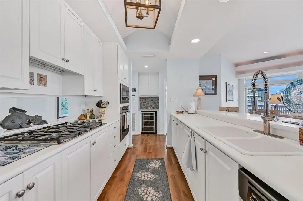 13339 Binnacle Way Galveston, TX 77554