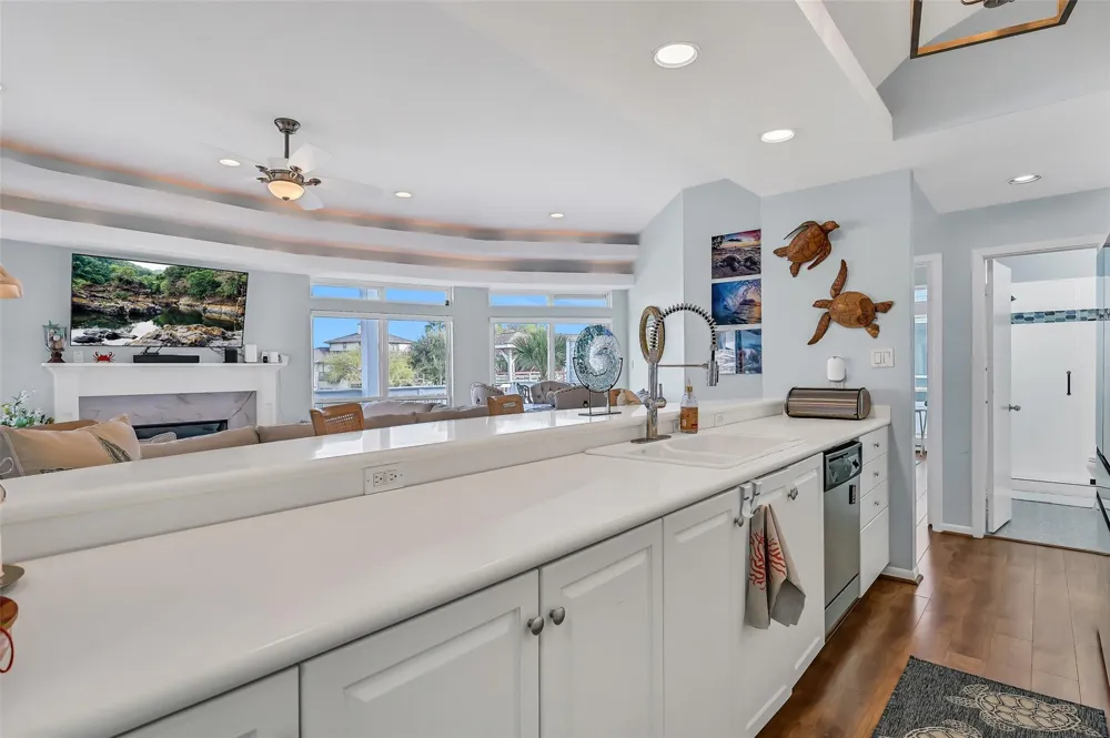 13339 Binnacle Way Galveston, TX 77554