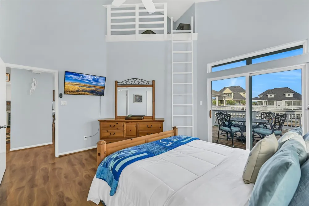 13339 Binnacle Way Galveston, TX 77554