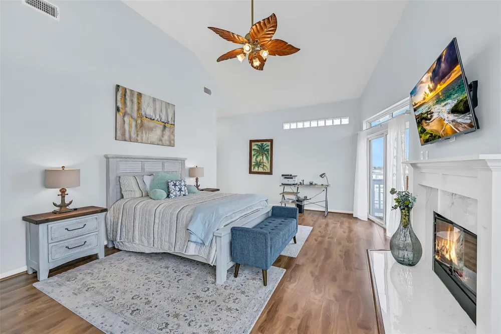 13339 Binnacle Way Galveston, TX 77554