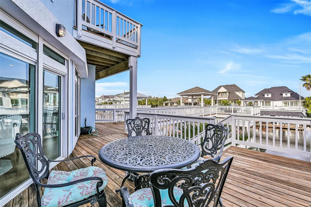 13339 Binnacle Way Galveston, TX 77554