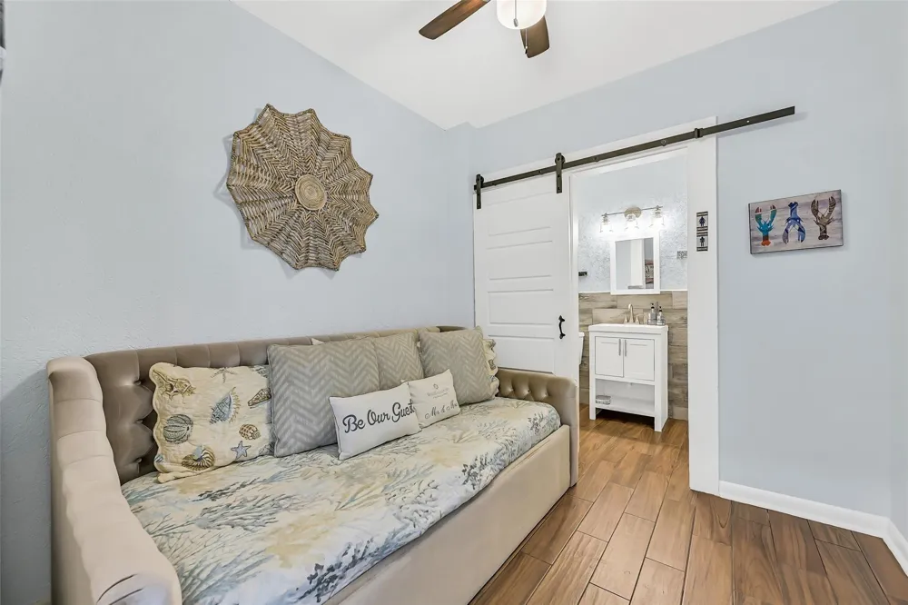 13339 Binnacle Way Galveston, TX 77554