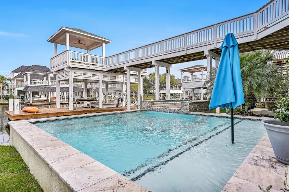 13339 Binnacle Way Galveston, TX 77554