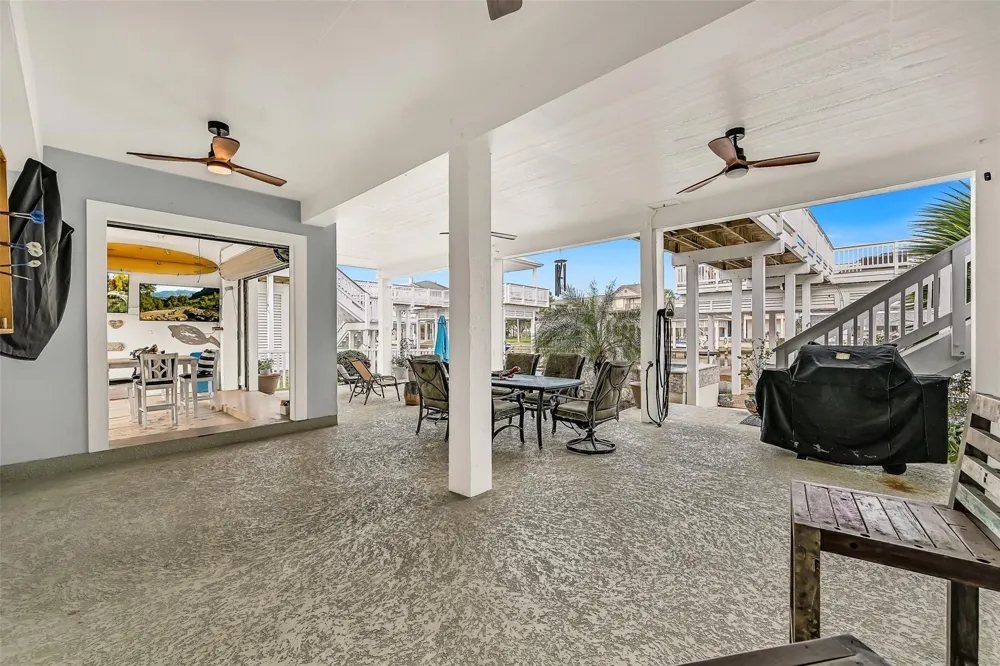 13339 Binnacle Way Galveston, TX 77554