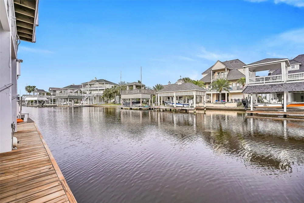 13339 Binnacle Way Galveston, TX 77554