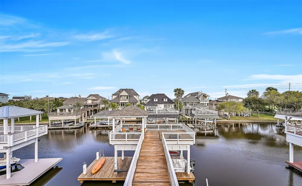13339 Binnacle Way Galveston, TX 77554