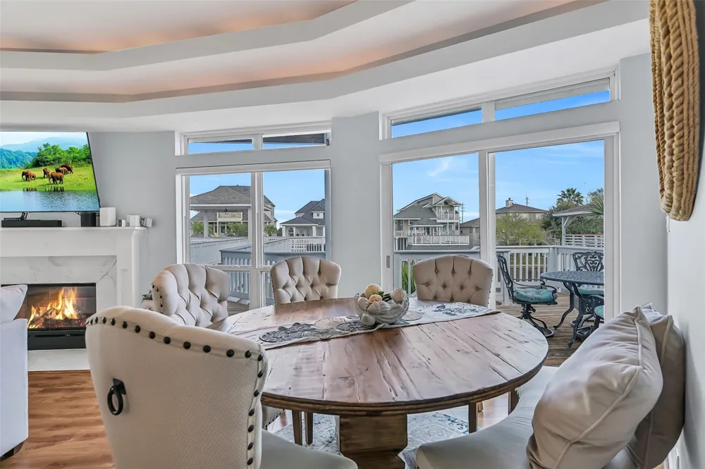 13339 Binnacle Way Galveston, TX 77554
