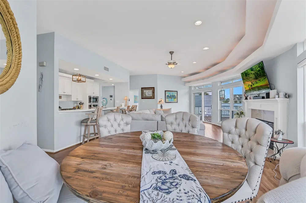 13339 Binnacle Way Galveston, TX 77554