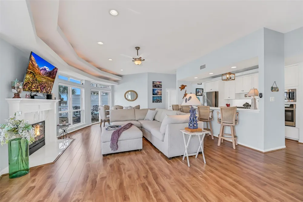 13339 Binnacle Way Galveston, TX 77554
