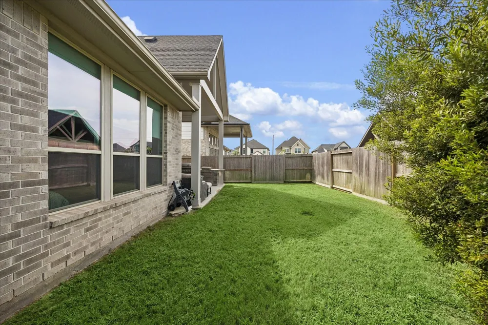 6022 Churchill Springs Lane Fulshear, TX 77441