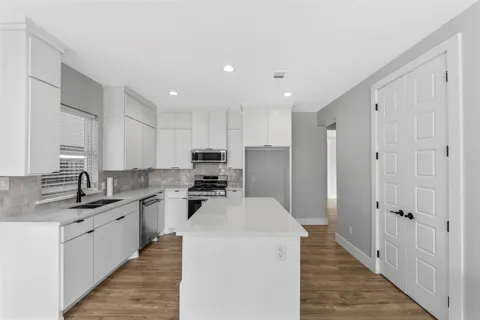 1510 S Lindsay