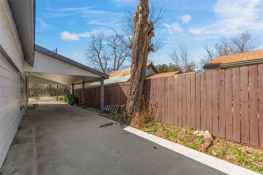 1510 S Lindsay Gainesville, TX 76240
