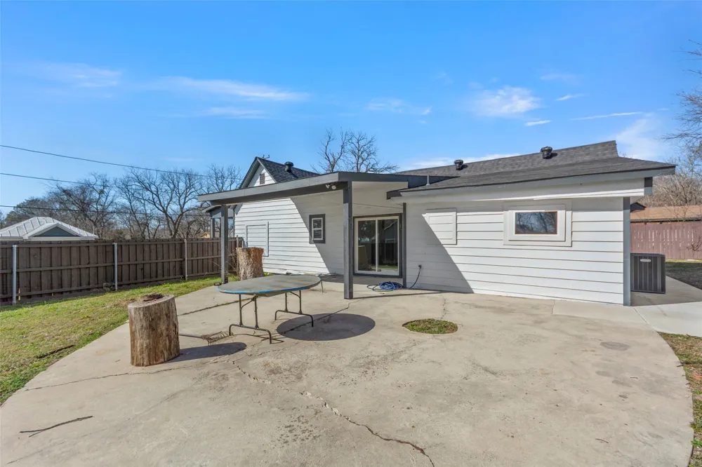 1510 S Lindsay Gainesville, TX 76240