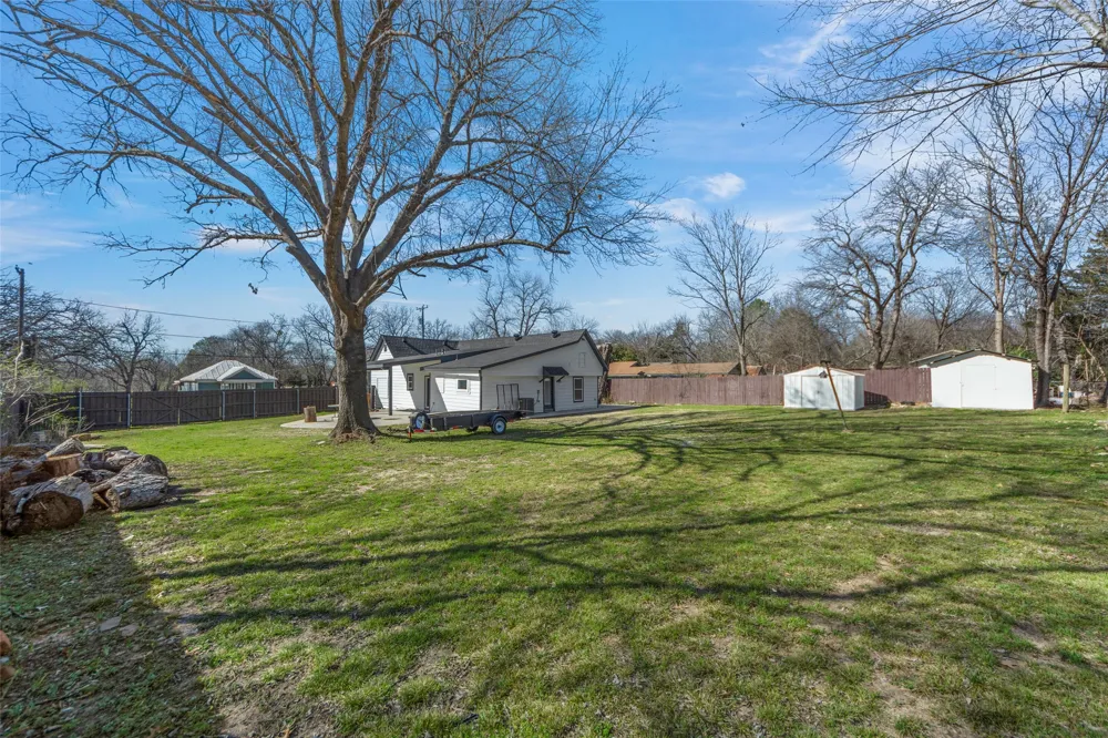 1510 S Lindsay Gainesville, TX 76240