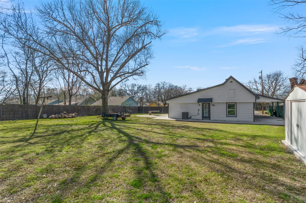 1510 S Lindsay Gainesville, TX 76240