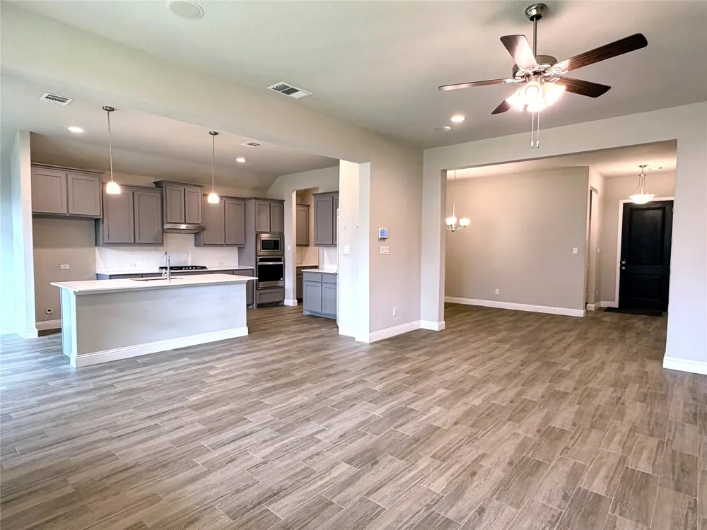 1113 Whispering Hill Drive Mansfield, TX 76063