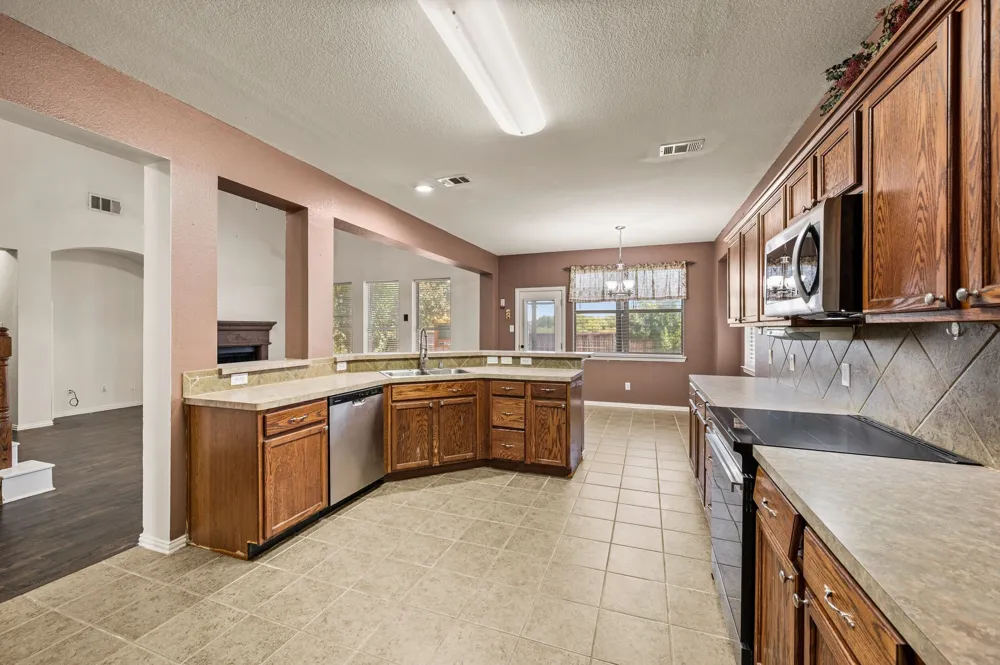 1417 White Ash Street Saginaw, TX 76131