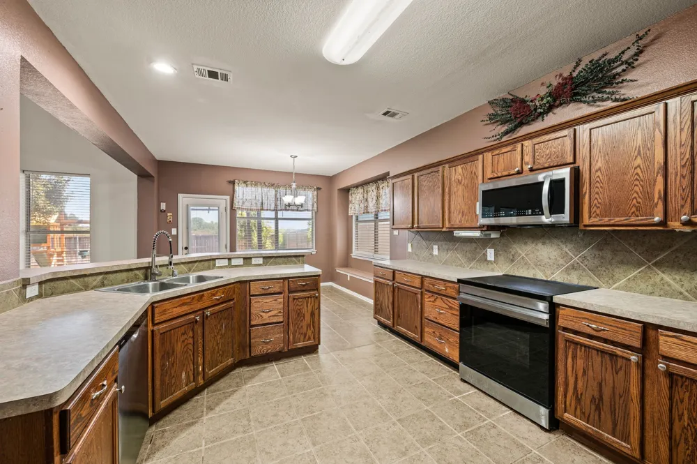 1417 White Ash Street Saginaw, TX 76131