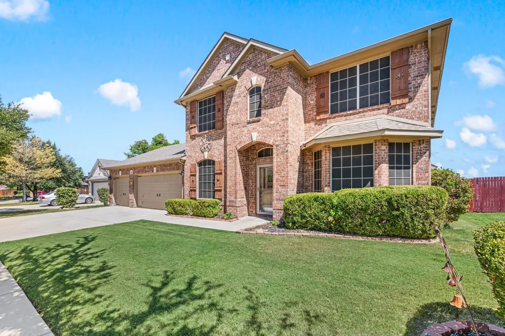 1417 White Ash Street Saginaw, TX 76131
